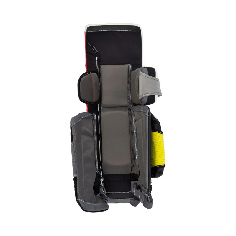 Warrior Ritual G5 Warriors Ice Hockey goalkeeper to protect their legs and presented small knee pads