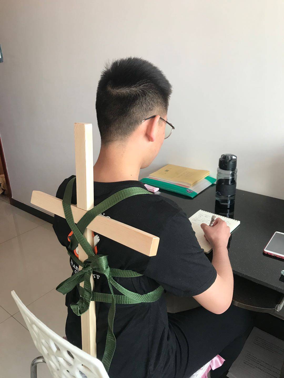 Corrected Cross Solid Woodheld School Council Training Children Correction of Shoulder Camel, Terminal Break, Lumbar Septeem qi