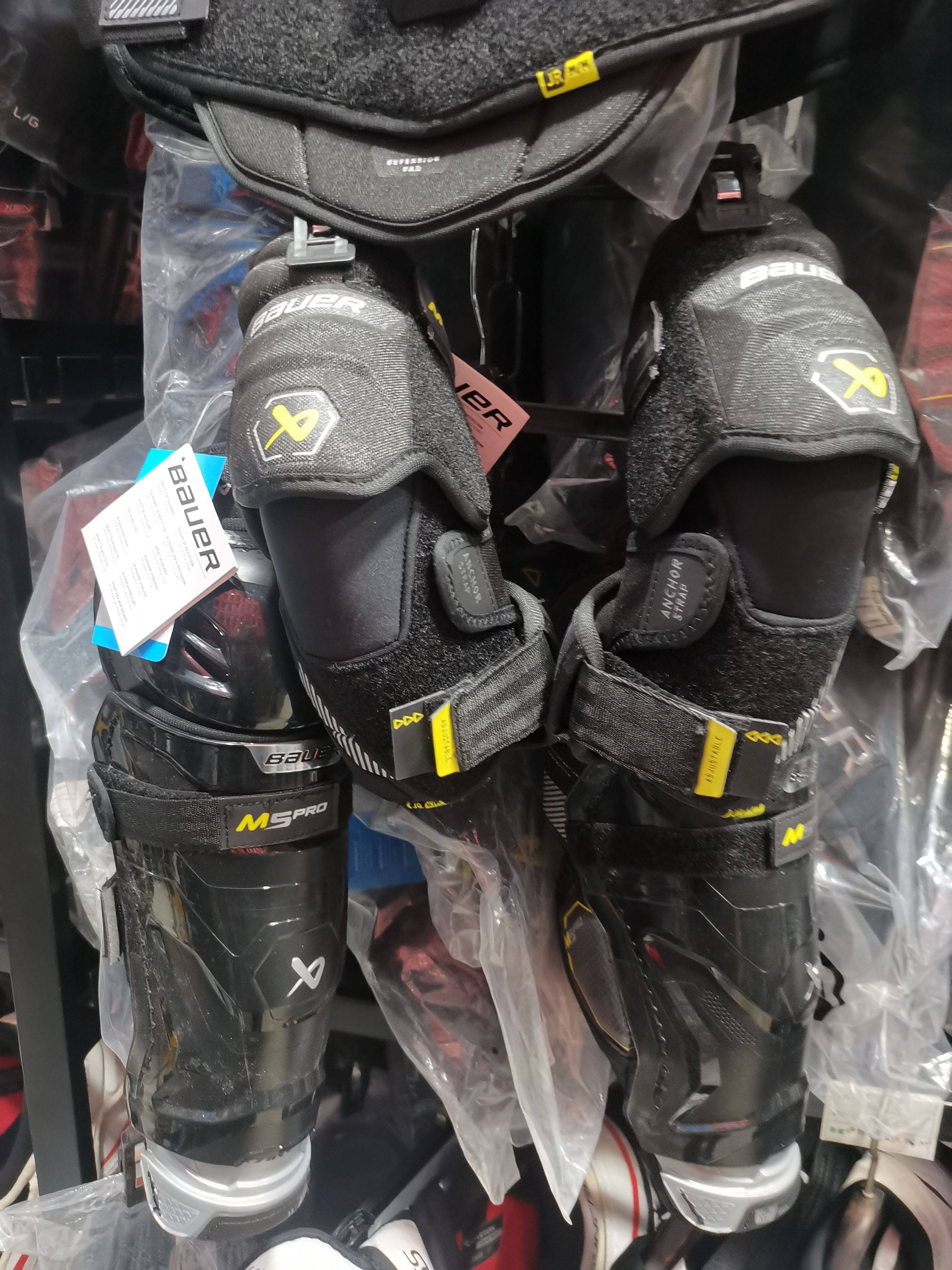 New Boss M5Pro supersonic ice hockey protective young people protect the chest, elbow legs, ice hockey equipment