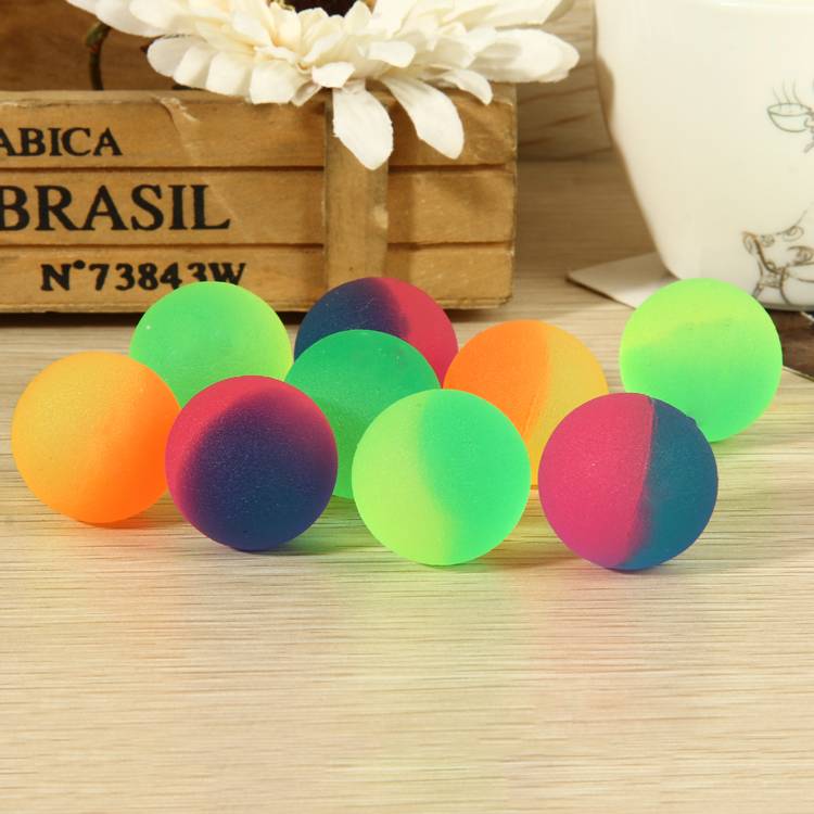 Five two -color scrub elastic ball 5