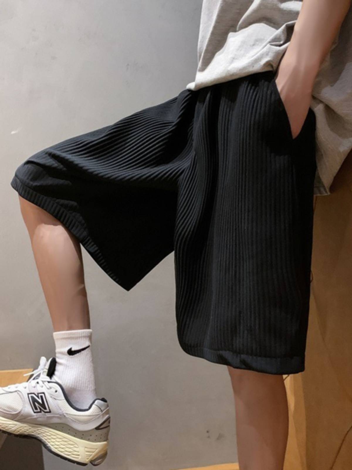 Extra 300 catties of ice silk shorts men and women in summer thin tide brand loose casual basketball sports five -point pants 2