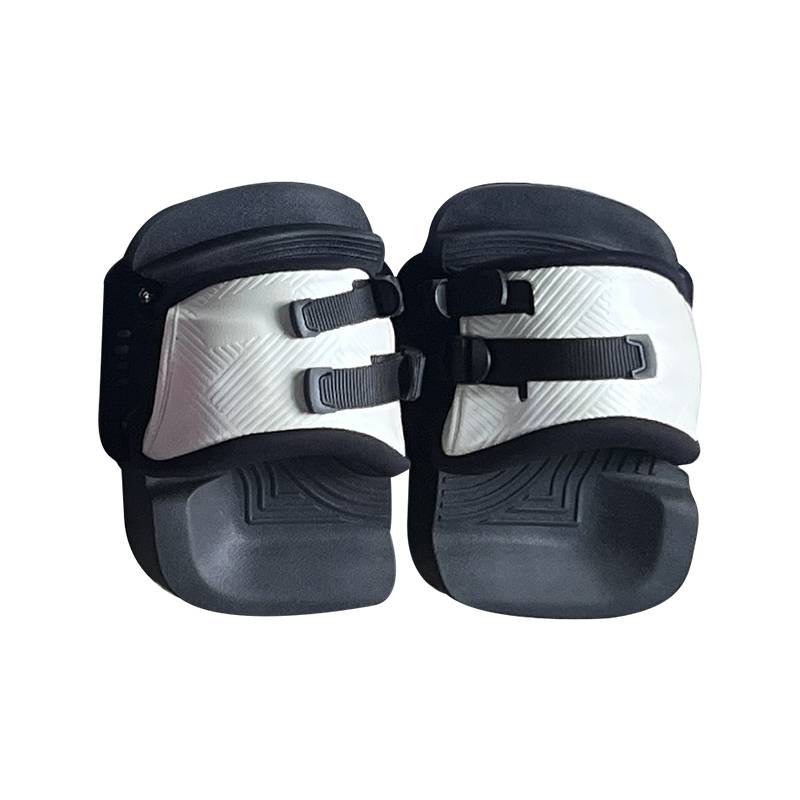Black and white S-04