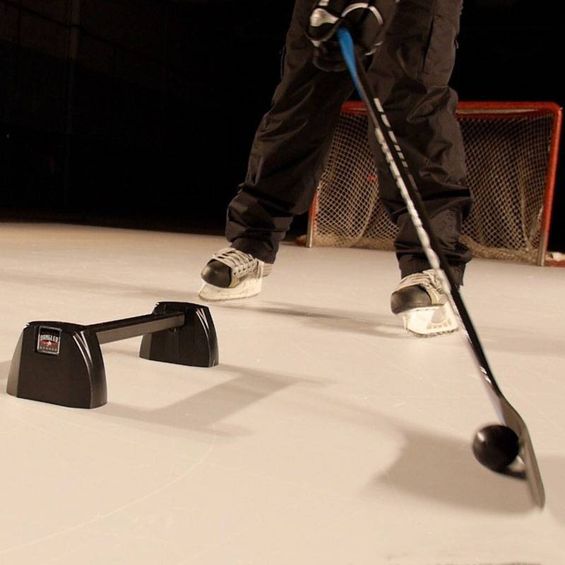 The ground solid hockey training ball player drew the new Smartball 2020