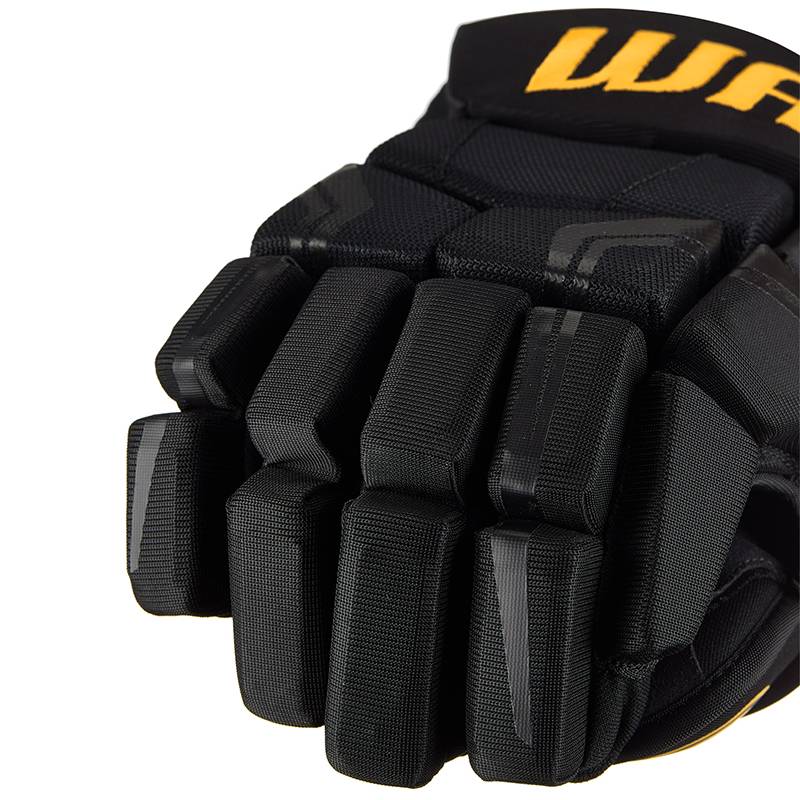 Resupplyer Warrior hokey hockey kit with young hockey gloves QRE4