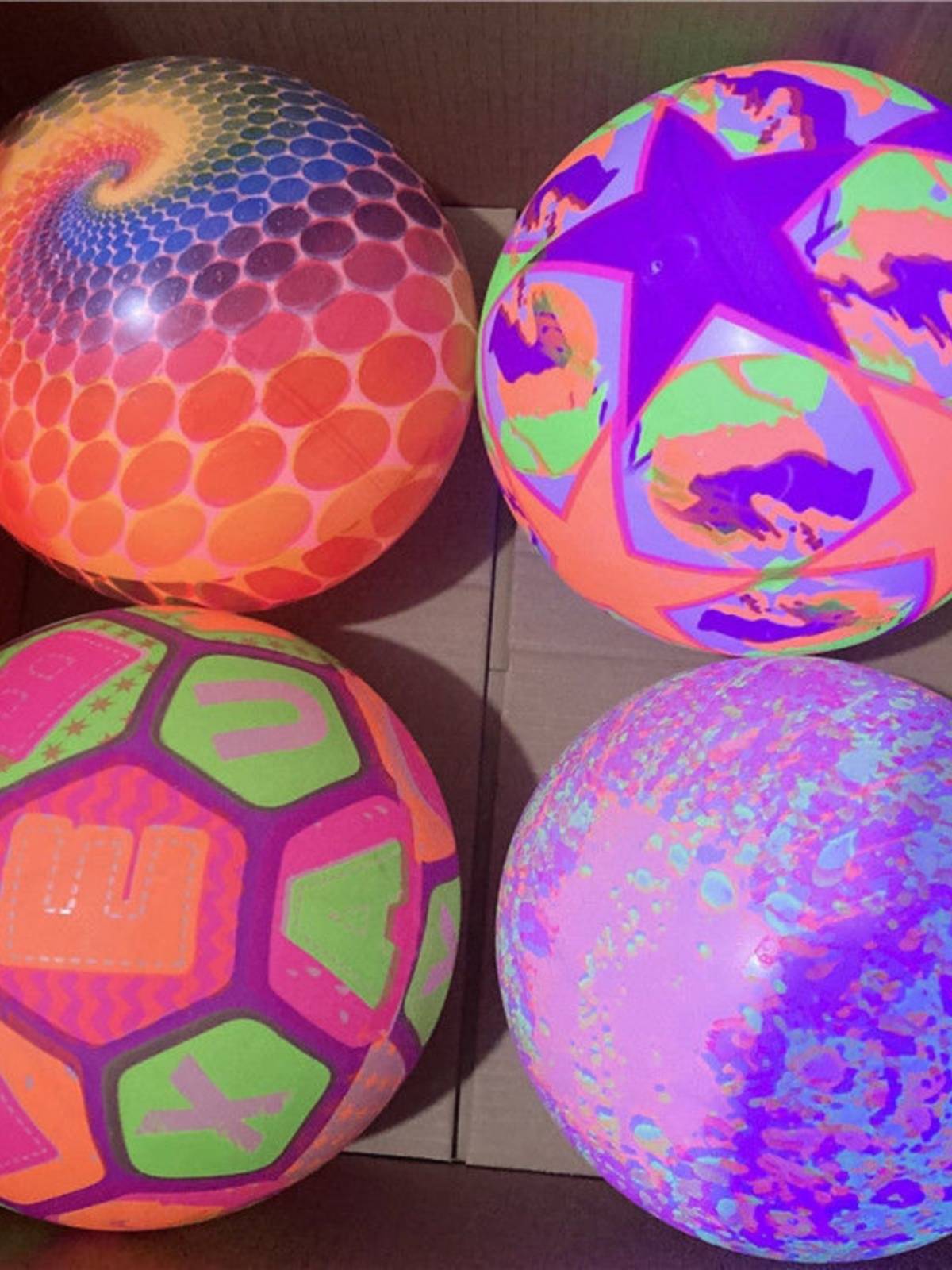 Hot -selling net red light -emitting football PVCBALL fluorescent ball young children inflatable toy shooting ball rainbow ball