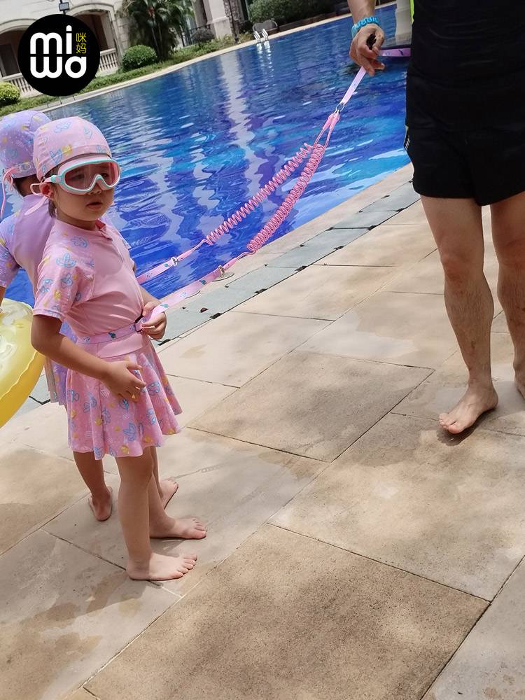Children's swimming safety rope equipment anti -loss swimming ring traction rope seaside defense child throwing children snorkeling belt