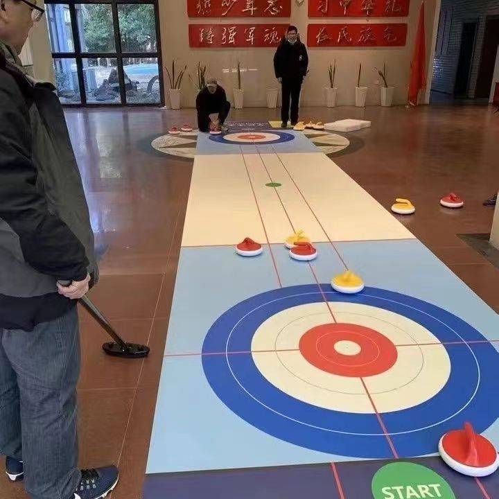 Yunnan dry land curling a full set of land curling sports expansion training group builds floor ice hockey ice and snow into campus