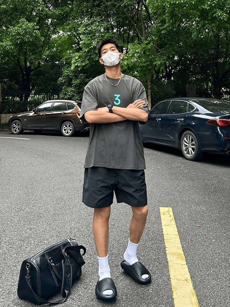 Black nylon-dry shorts for the summer sports boys wearing scrawny-American basketball Quarters