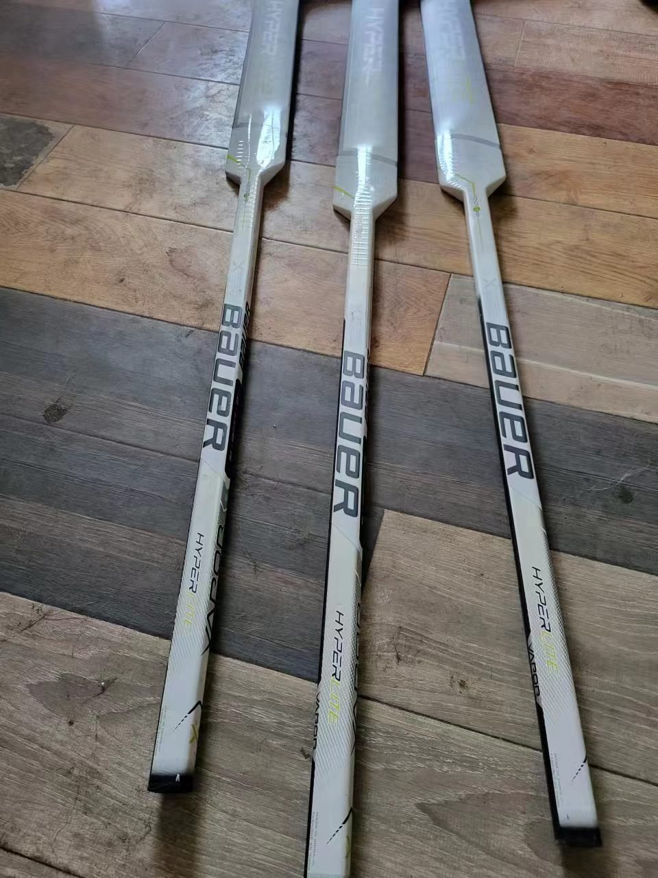 Hockey stick manufacturers specialize in producing carbon fiber goalie hockey sticks for SENIOR P31