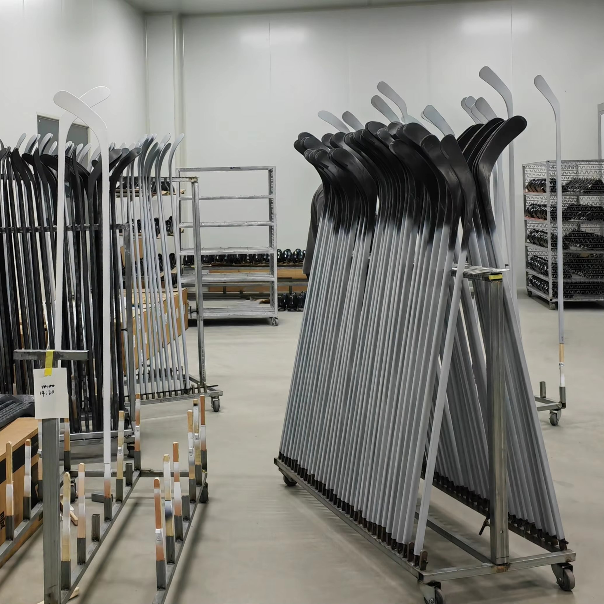 Poros Factory Produce OEM 360g/380g/400g 100% Carbon Fiber Low Kick Ice Hockey Sticks For Amateur Player
