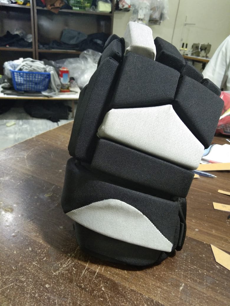 OEM Goalie Player Ice Hockey Gloves Hot selling Durable Nylon Woven Fabric ice hockey gloves