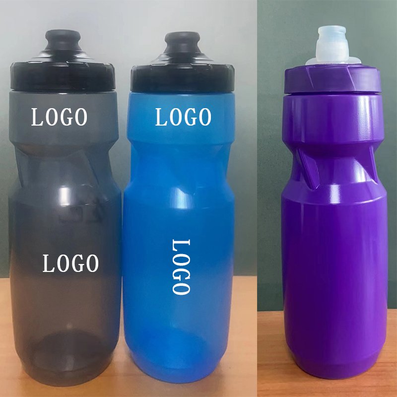 Customized logo large ice hockey squeeze water bottle with pull and push lid for cycling sport clear color