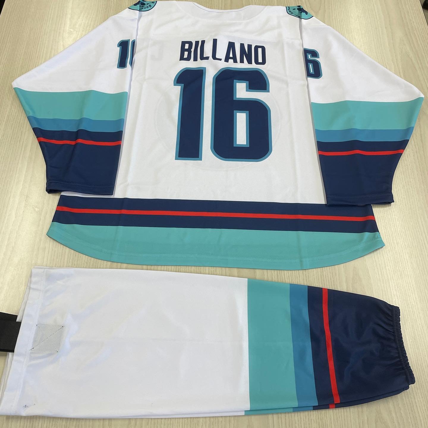 2024 custom embroidery team hockey jerseys good quality fast turnaround sublimated tackle twill hockey uniform