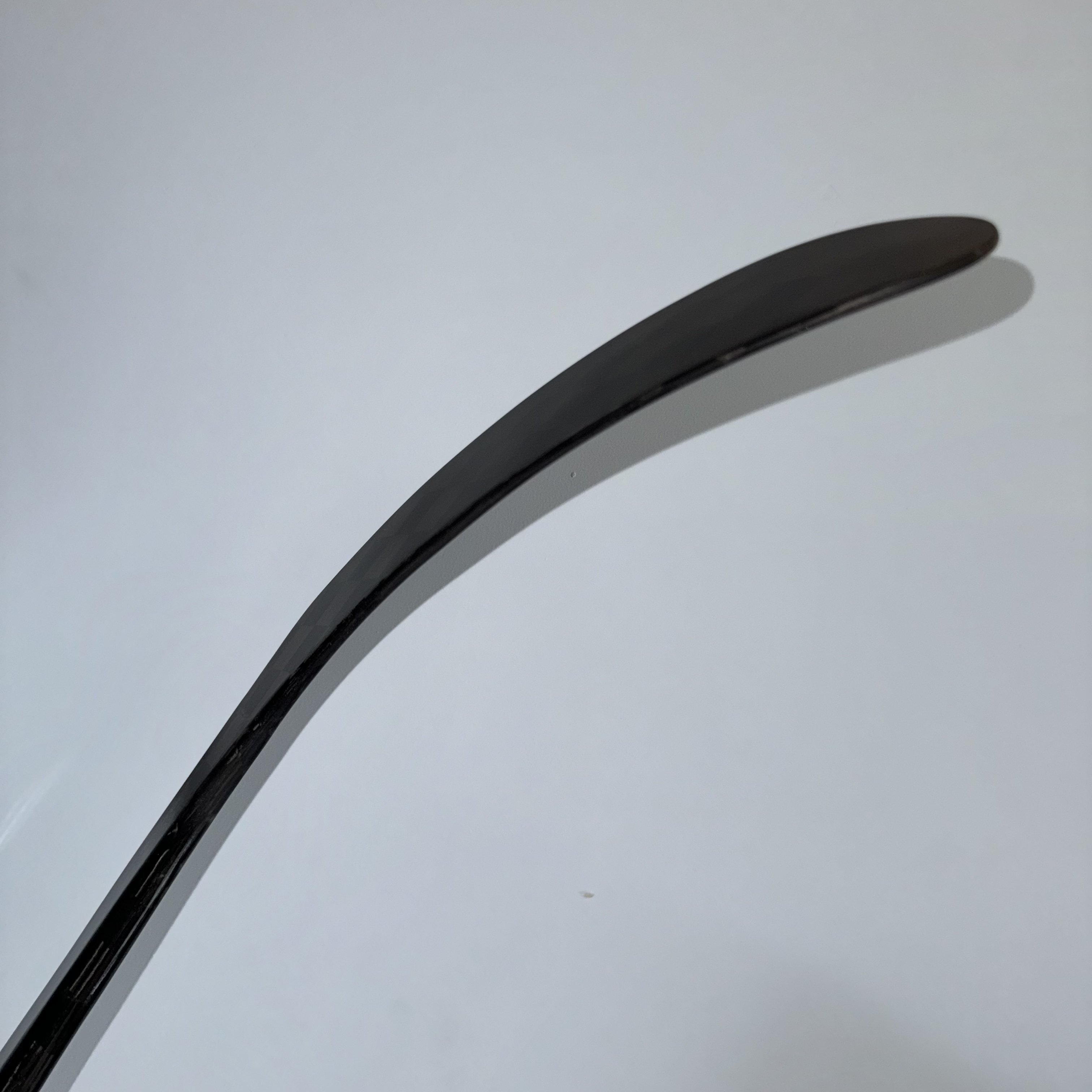 carbon ice hockey stick for professional players is known for high performance and durability 325g 350g 375g and 395g