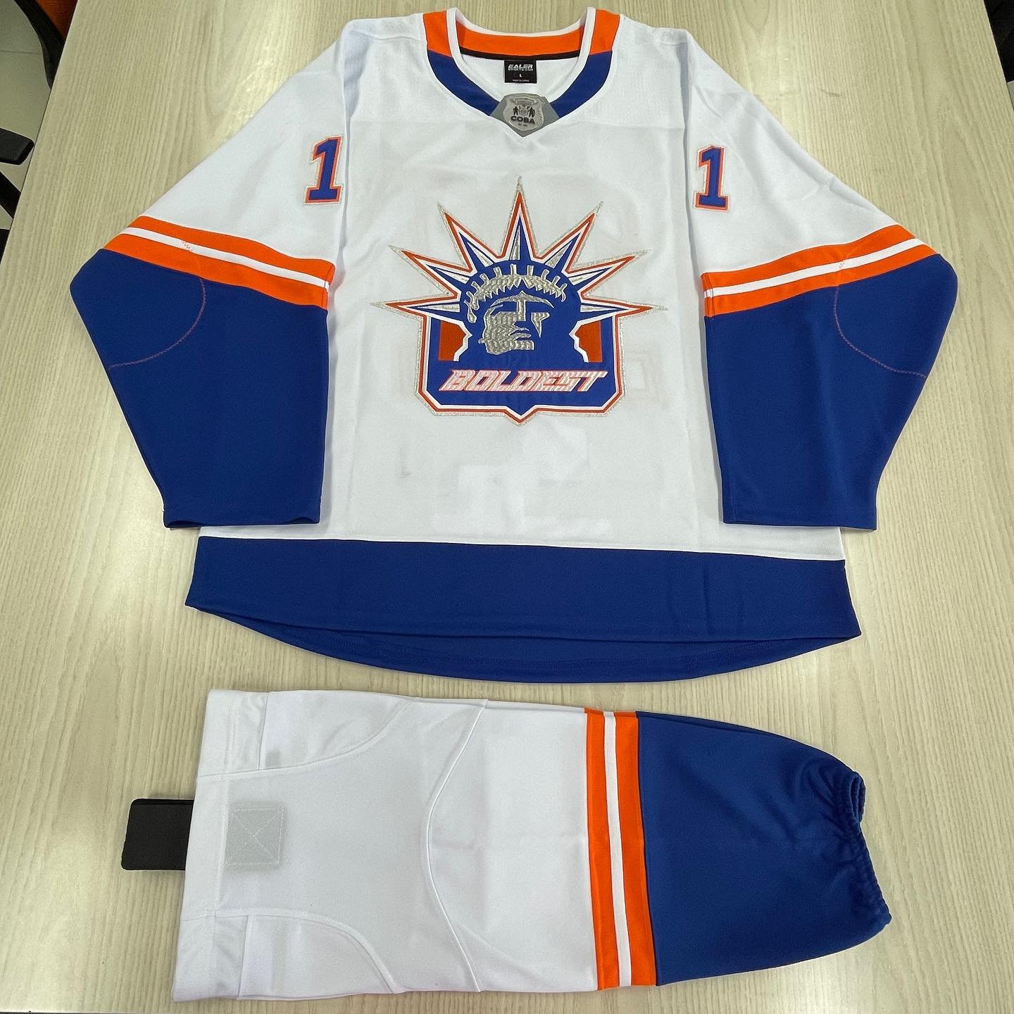 Customized Embroidered Tackle Twill Hockey Jersey Polyester Team Uniform with Custom Design and Print for Ice Hockey Wear