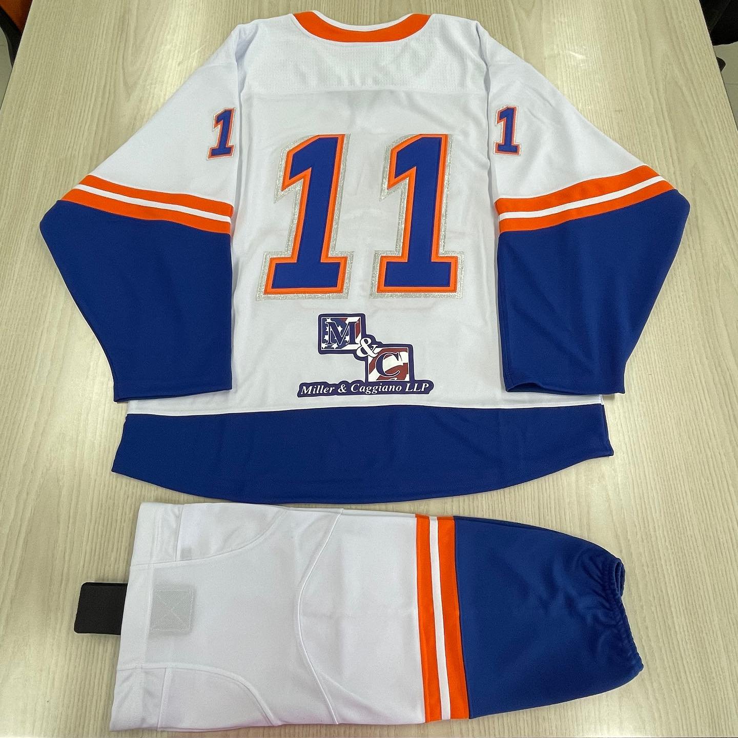 Customized Embroidered Tackle Twill Hockey Jersey Polyester Team Uniform with Custom Design and Print for Ice Hockey Wear