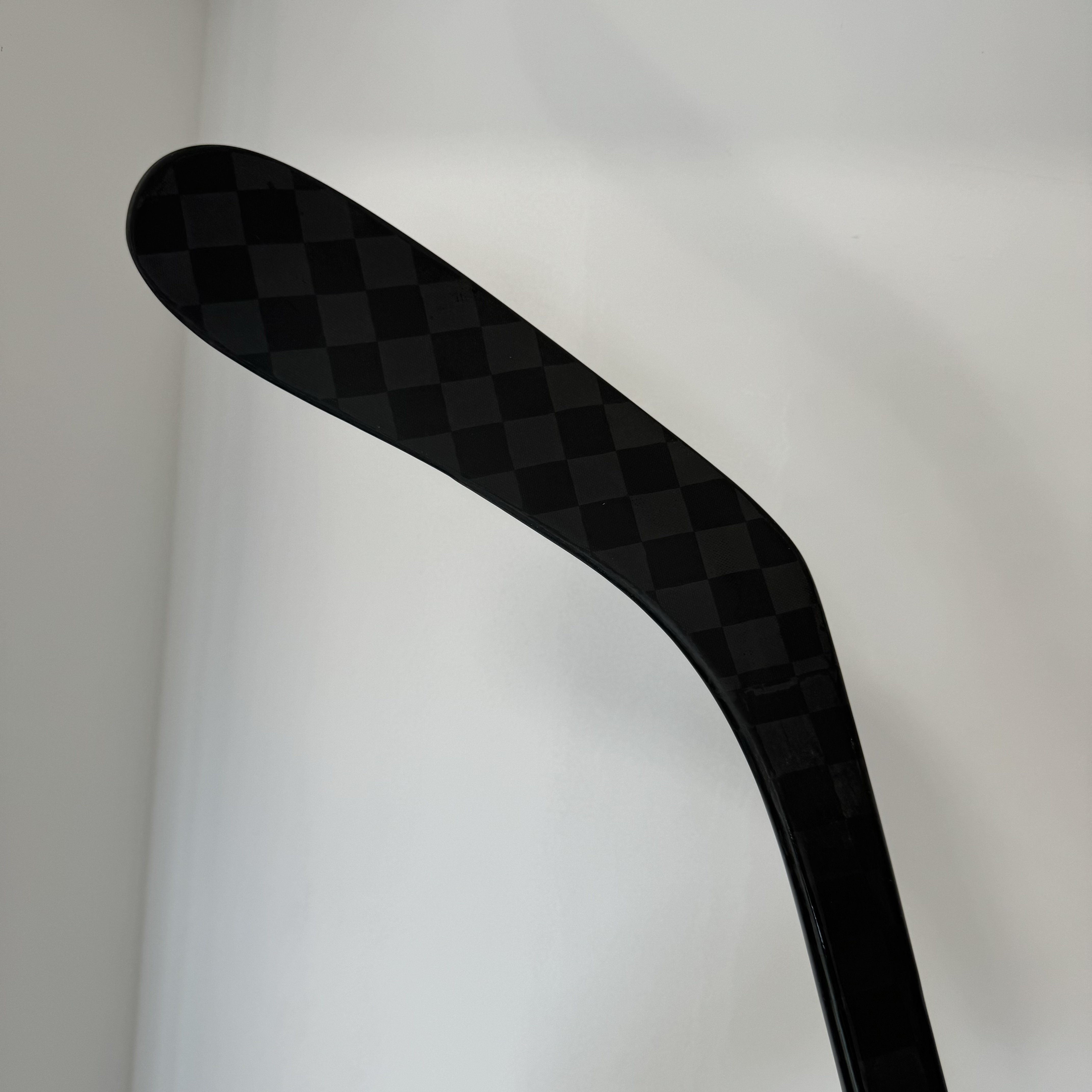 The new carbon stick is 375g/400g with big brand quality and custom logo.