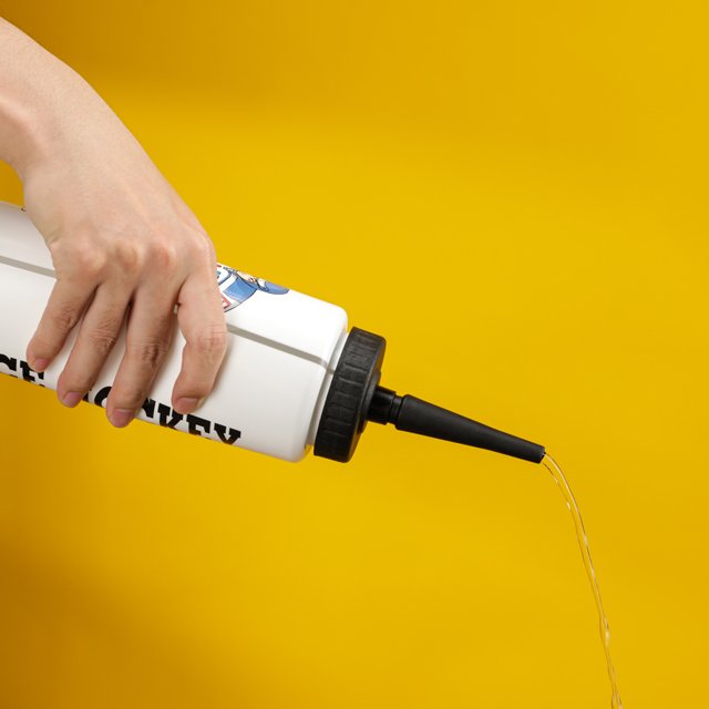 Factory OEM 1 Liter Sports Water Bottle Straw Easy Squeeze Grip BPA Free Plastic Sport Helmet use In hockey football