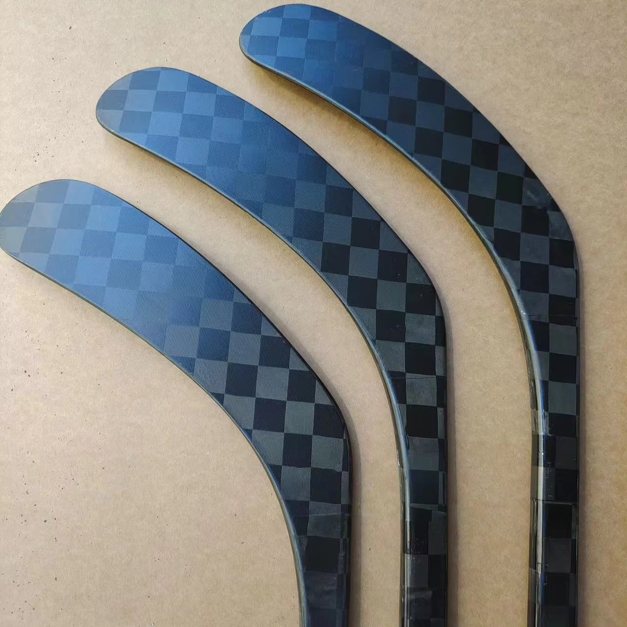 Professional Chinese factory, customized 325g, 350g, 375g, 395g all carbon fiber hockey sticks