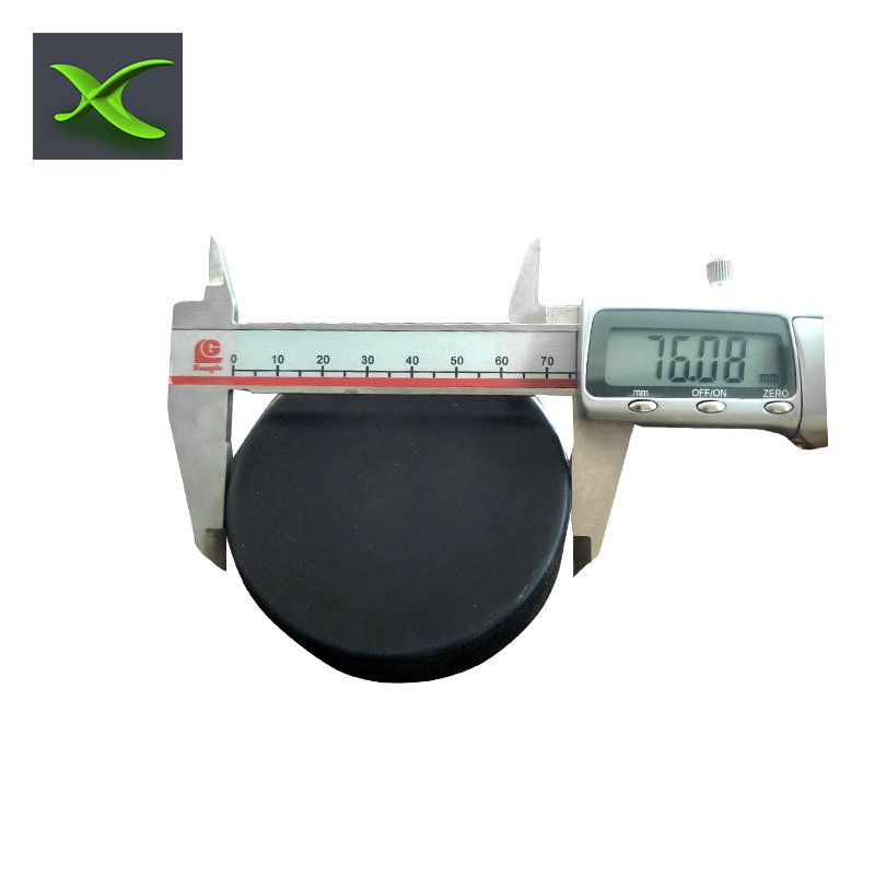 Low price point official size blank vulcanized rubber ice hockey puck for practice