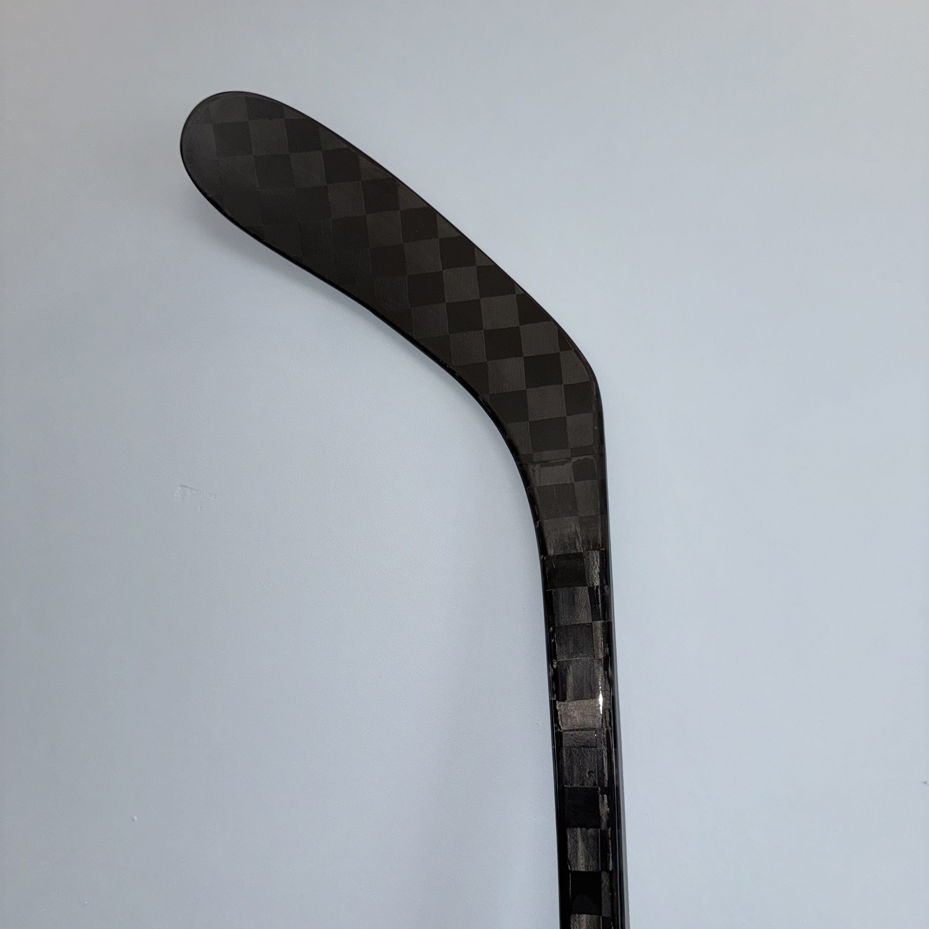 The 18k quality custom Super OEM hockey clubs are made of carbon fiber