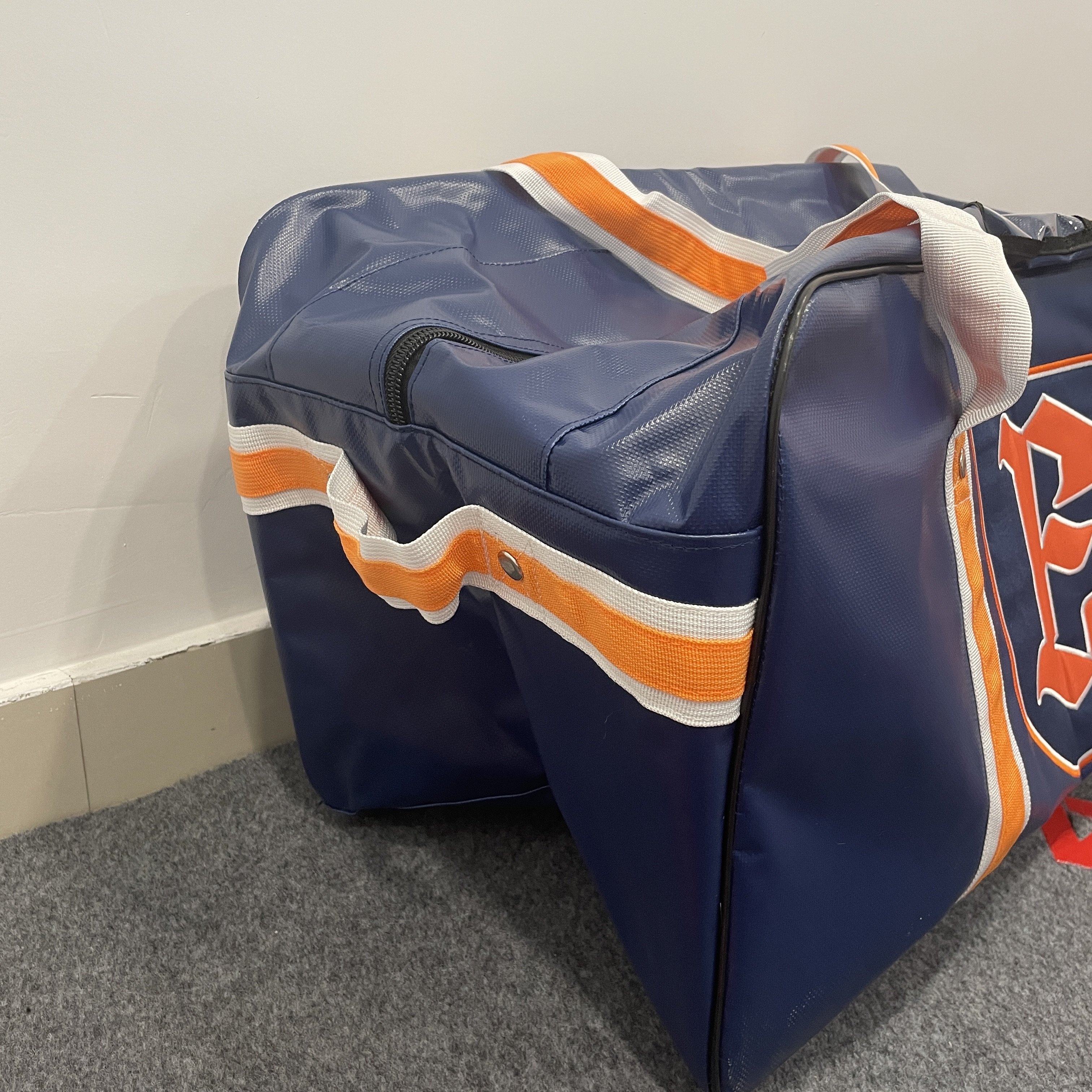 Custom sports ice hockey player equipment bag tarpaulin hockey stick bags for team sports for Junior/Senior/Goalie