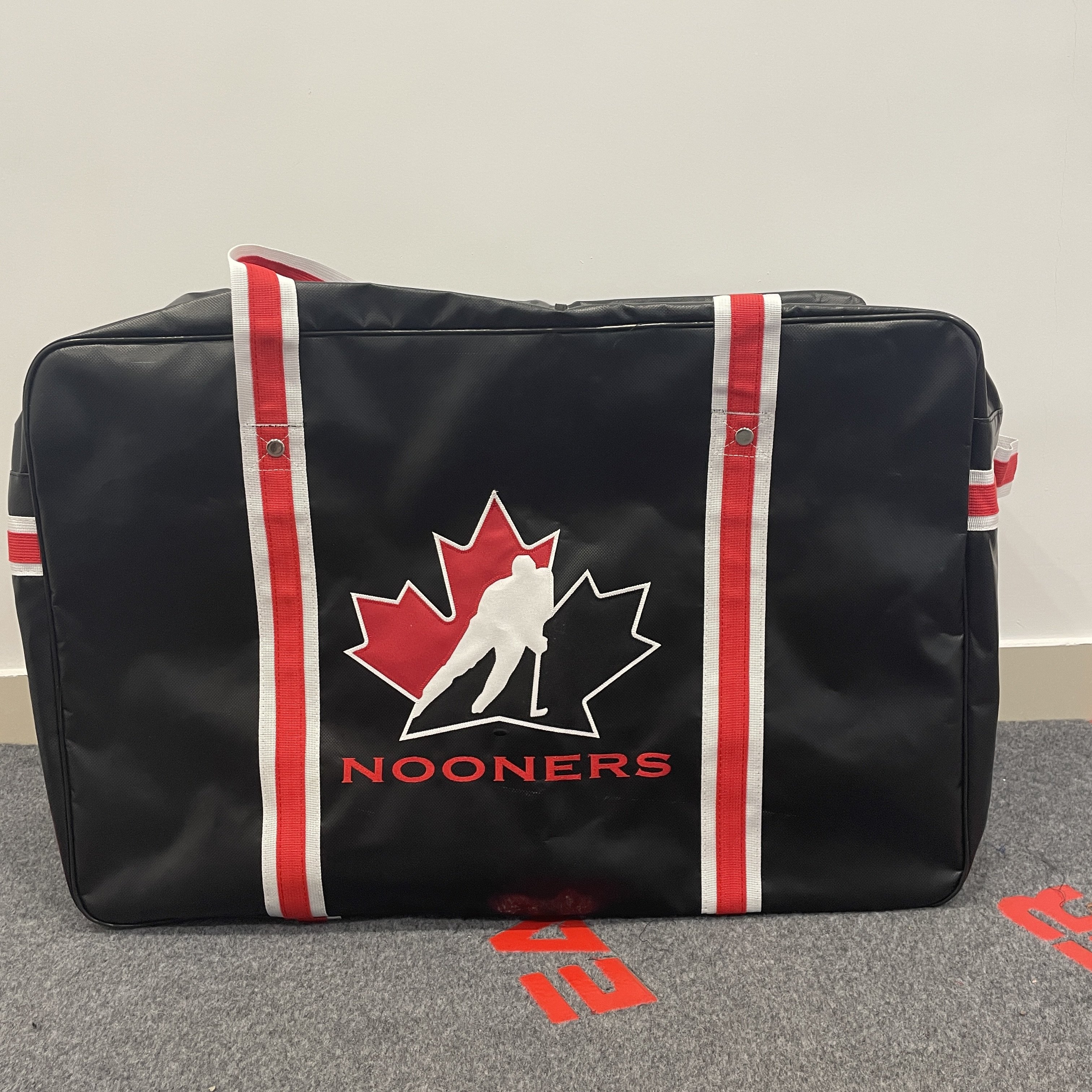 Custom sports ice hockey player equipment bag tarpaulin hockey stick bags for team sports for Junior/Senior/Goalie