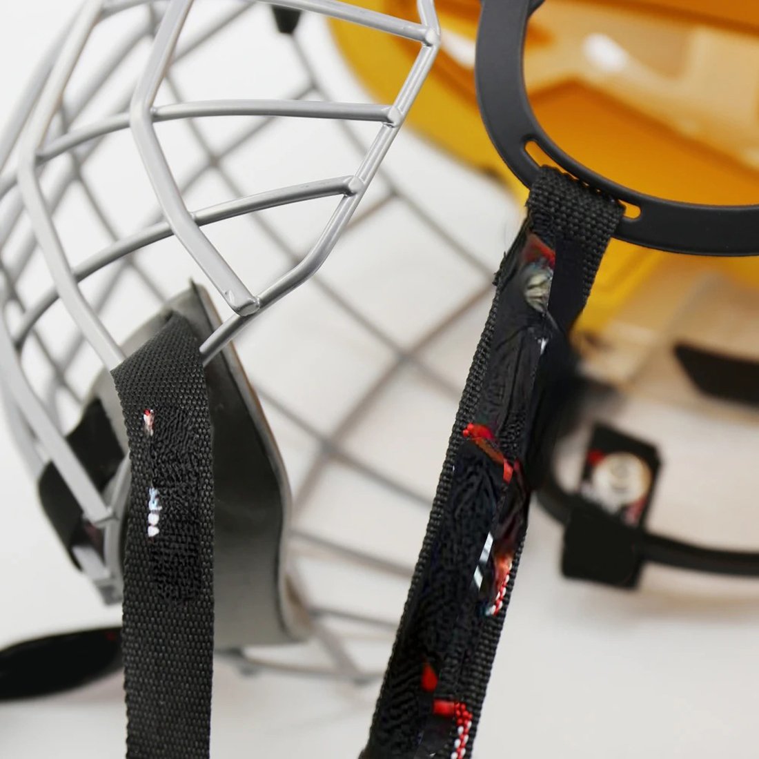 Factory Helmet Hockey Skate Safety Protective Gear Head Face Steel Sport Ice Field Hockey Player Protective Mask
