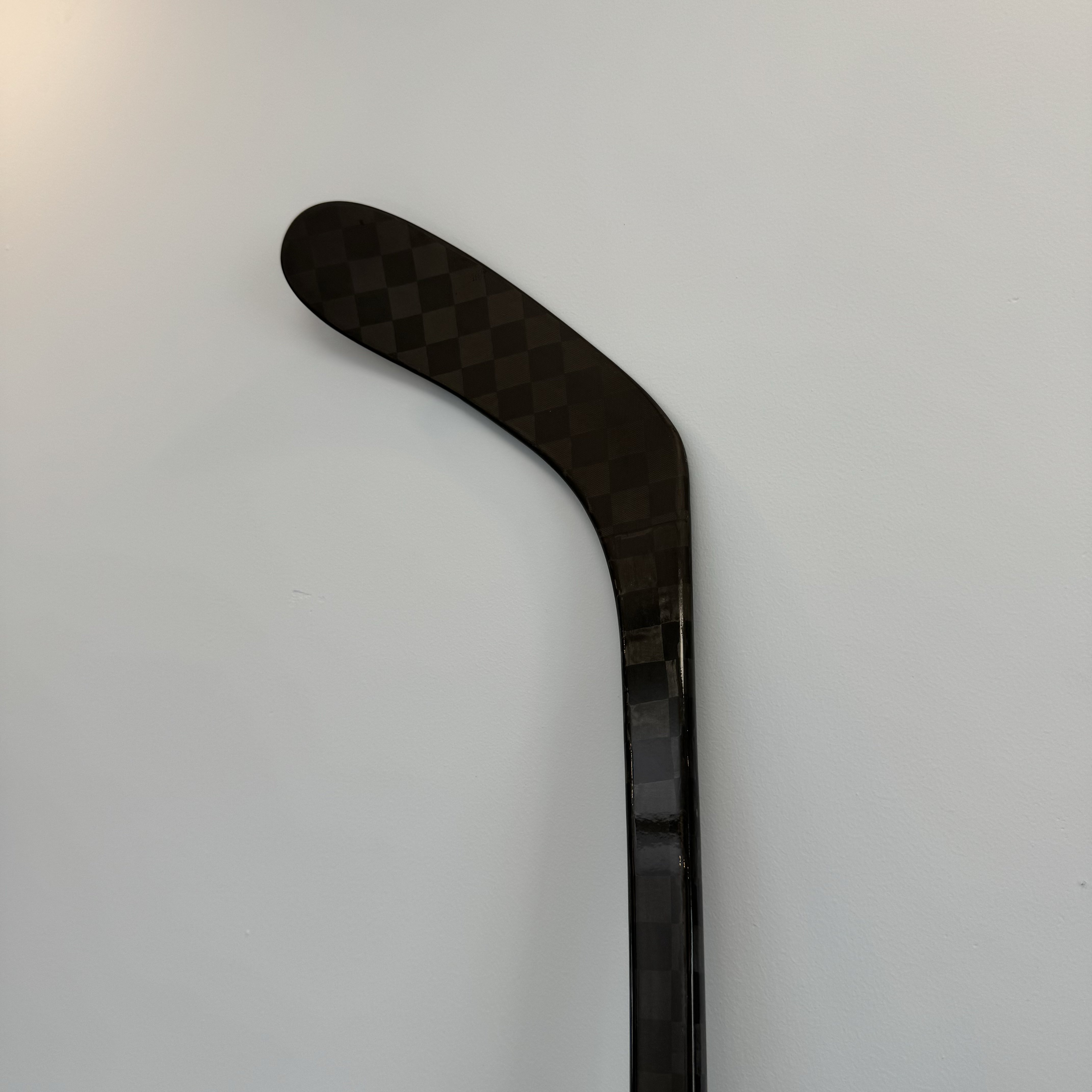 Cheap ice hockey stick factory in China wholesales ice hockey goalie goalkeeper stick made of high quality carbon fibre.