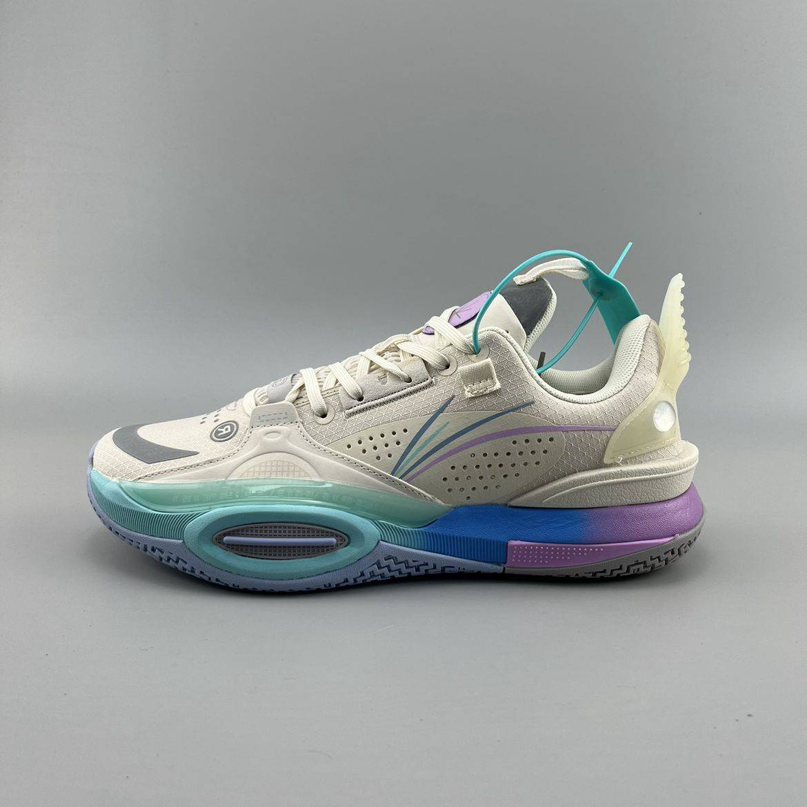 Peak Factory Picks up the tail cargo brand professional sports basketball shoes autumn and winter nets breathable fashion high school students