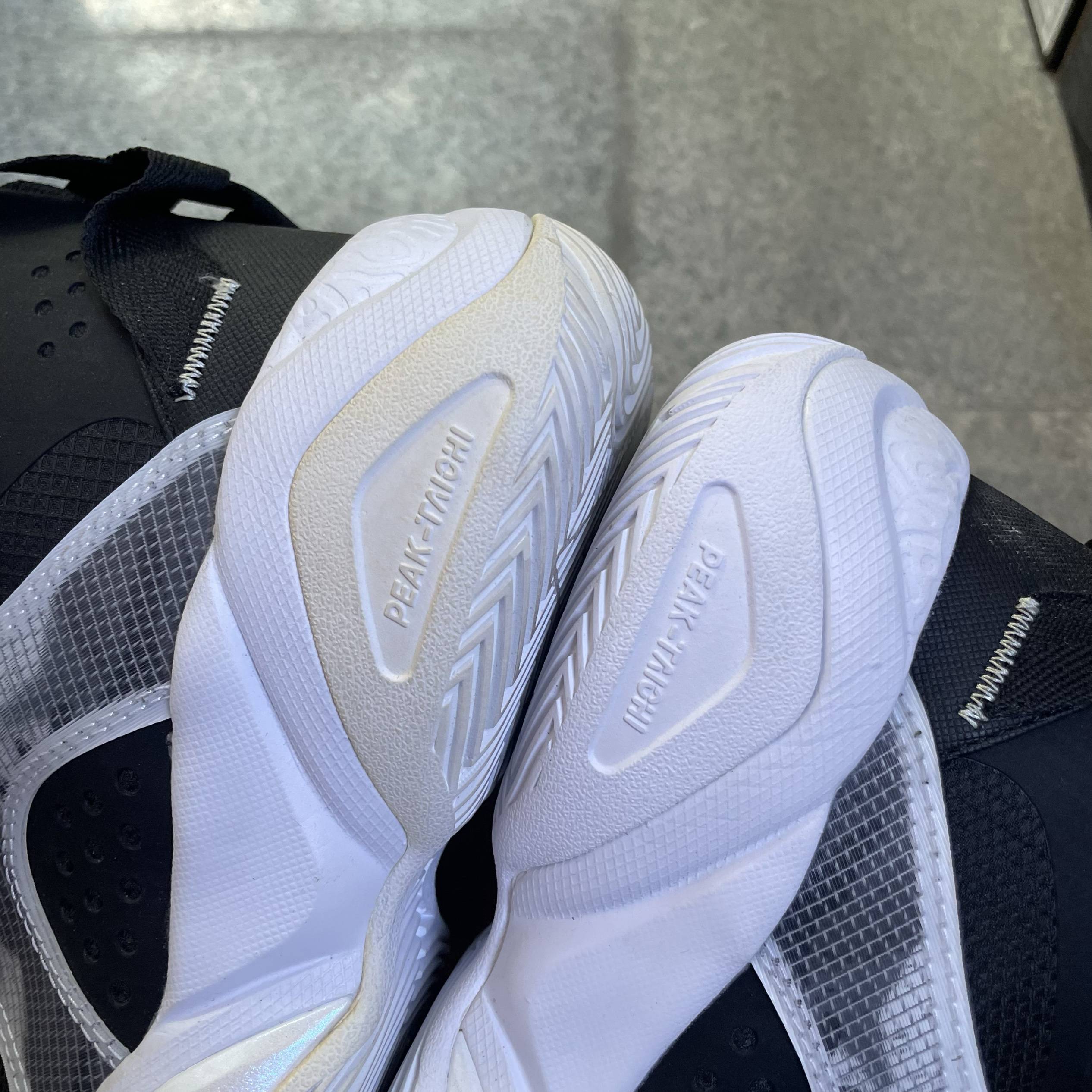 Powder Series Real Election Edition Comfortable Basketable Basketball Sneeper soles of yellow stains