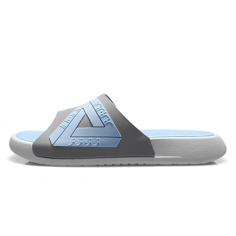 Slipper men's home attitude is a large triangle, female stepping on shit, wearing soft bottom beach, dog sports basketball sandals