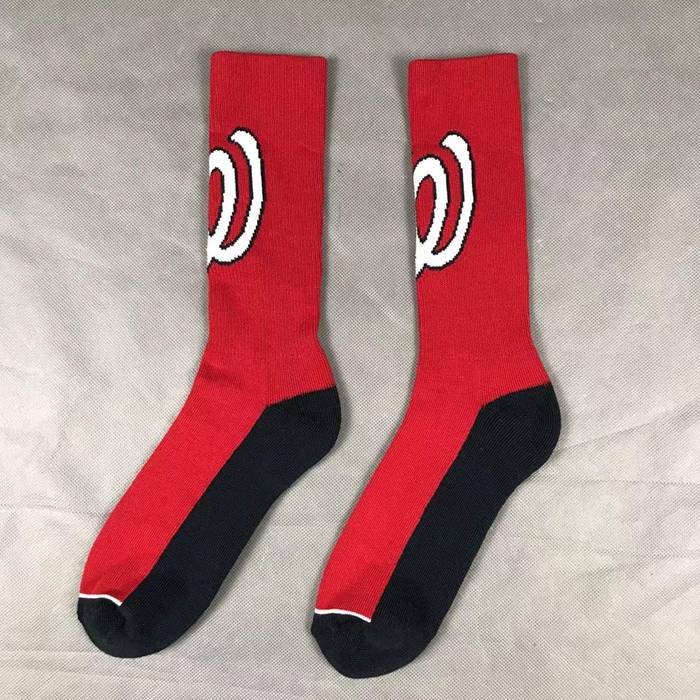 Beauty baseball giant Douqi Bear red socks in the middle of stockings thickened towel bottom baseball socks flying plate socks
