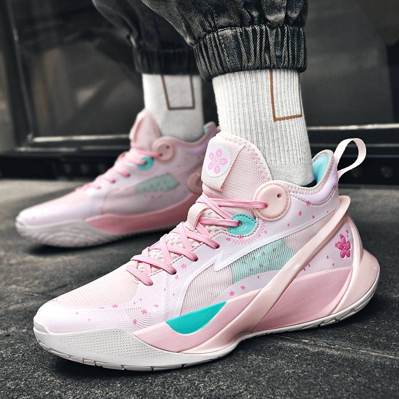 Scrambling shoes at 10-Widd