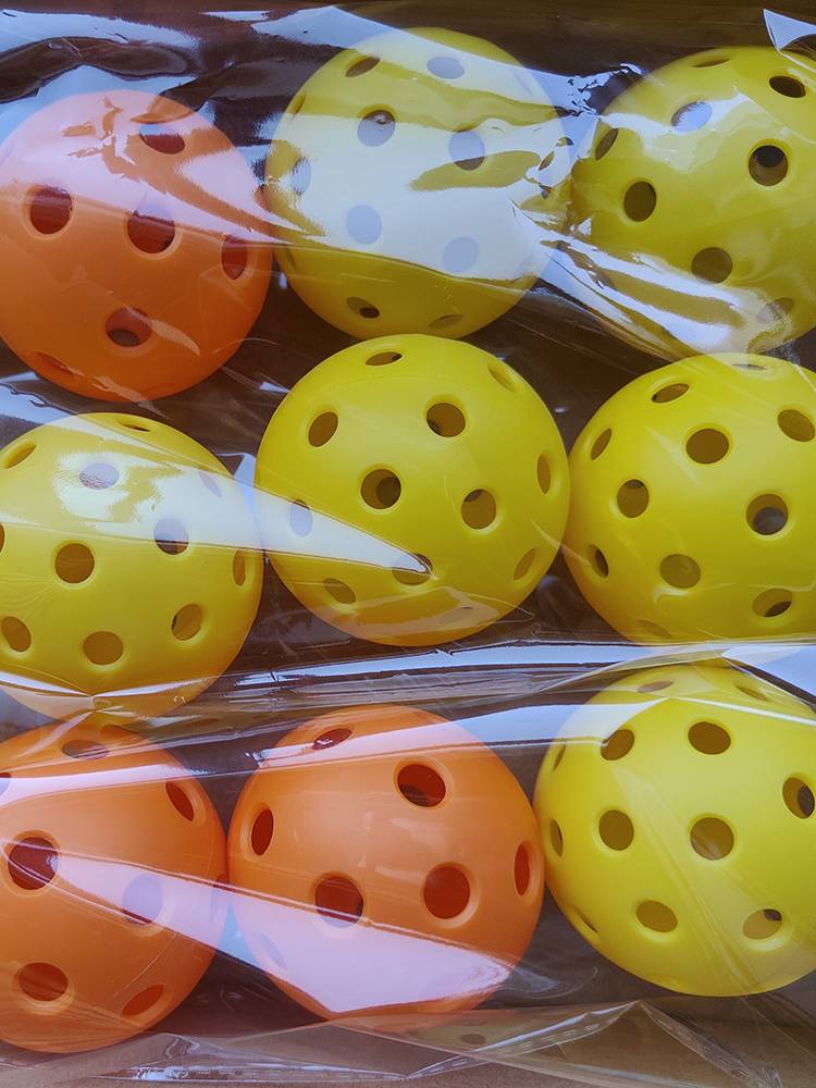 Peak Pickleball injection molding and roller integrated 40 -hole outdoor 26 -hole indoor 74mm hole ball PE