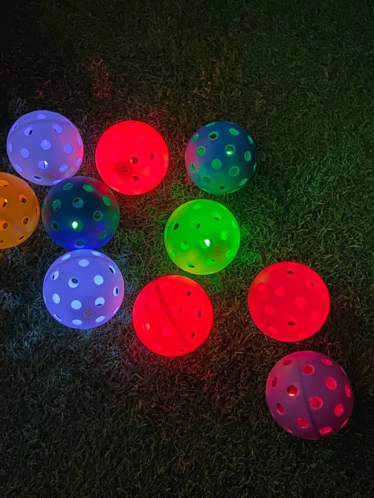 Night -Powder outdoor ball 40 -hole outdoor pickball built -in LED light super long light emitting time 3 set