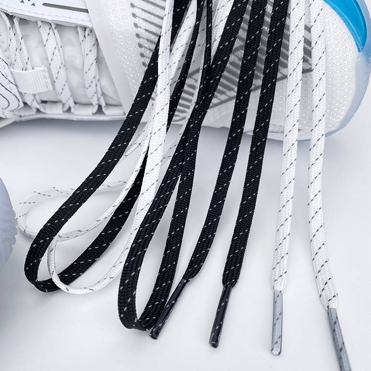 Black-and-black-black-black-black-black-ball shoes, flat-and-reflected shoelaces
