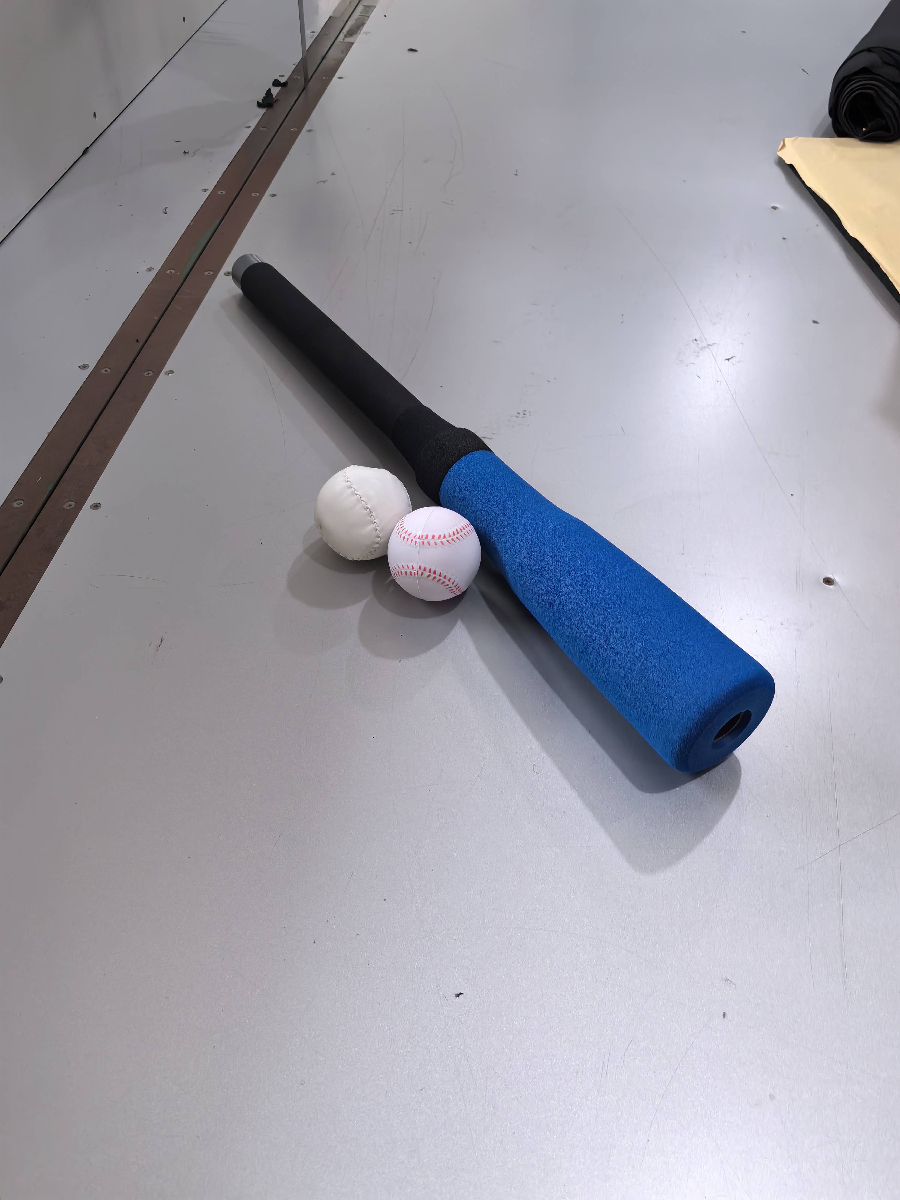 Blue 50 cm long baseball stick to get 2 goals