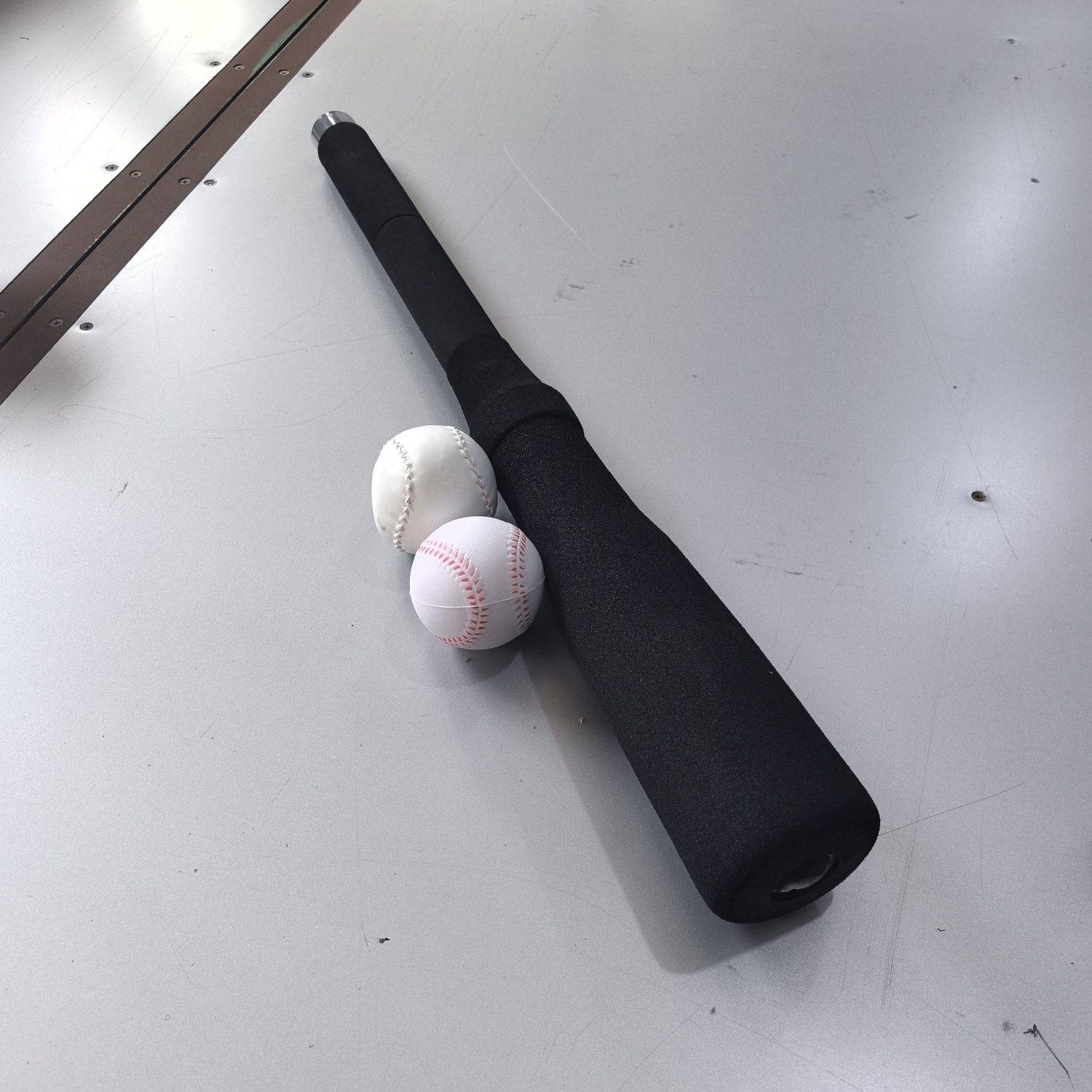 Black 50 cm long baseball stick to get 2 goals