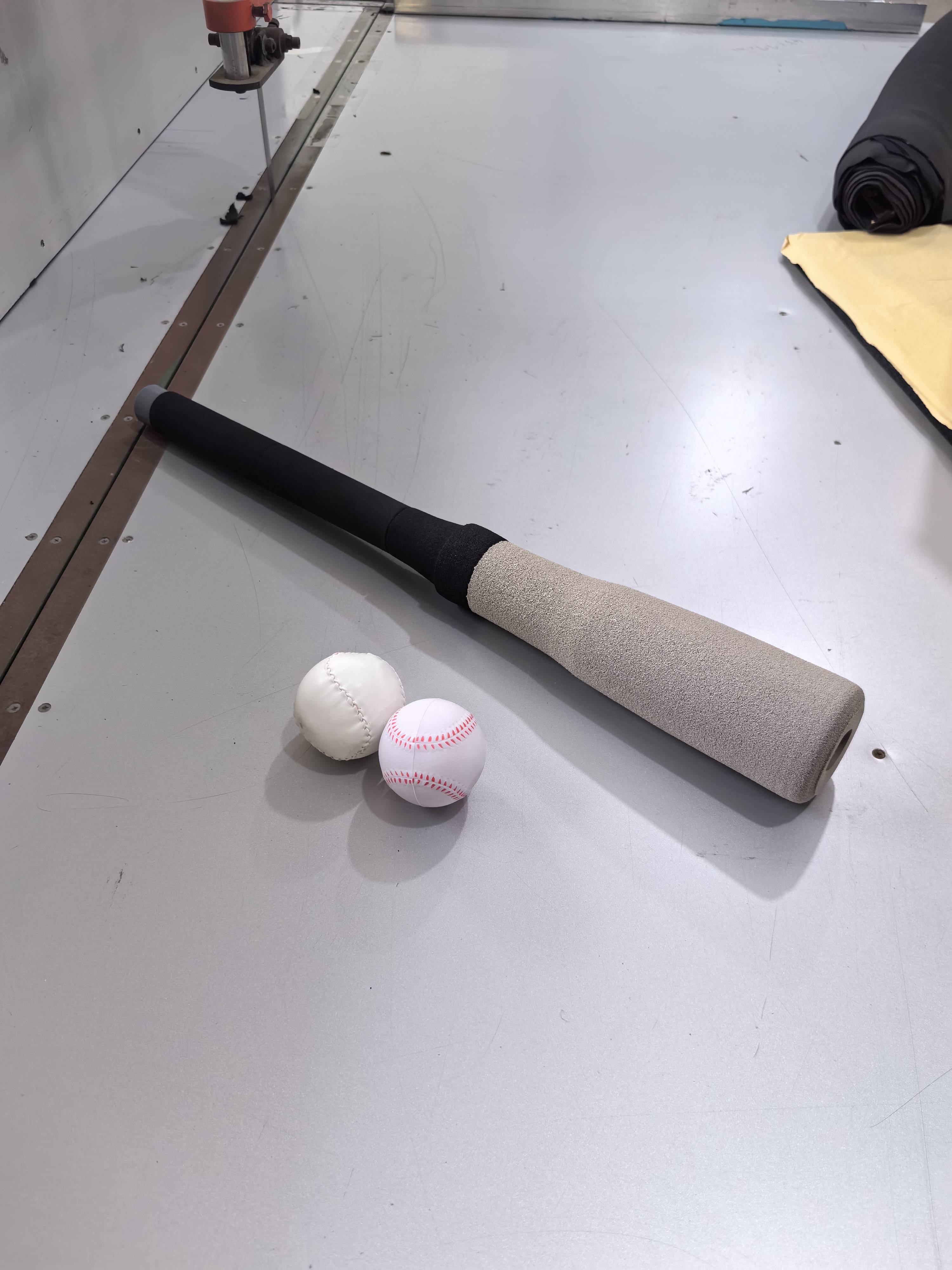 Milk tea color 50 cm long baseball stick to get 2 goals