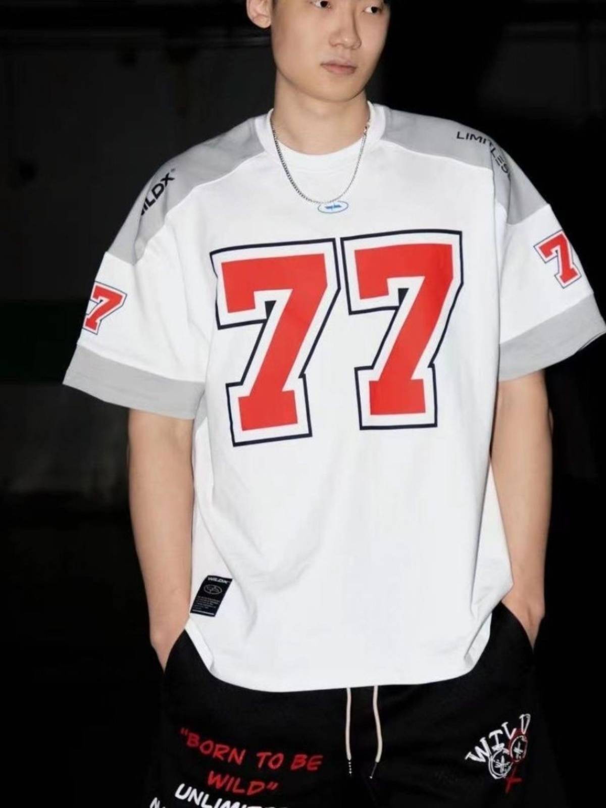 Increase the size of 300 pounds of American -style rugby sports short -sleeved T -shirt men's summer new stitching contrasting casual top