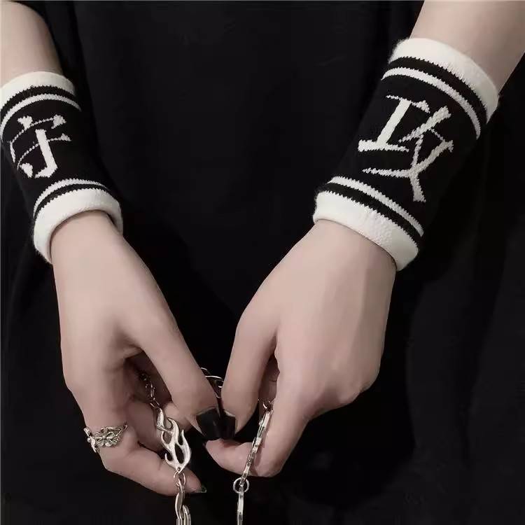 the sports women's wrists