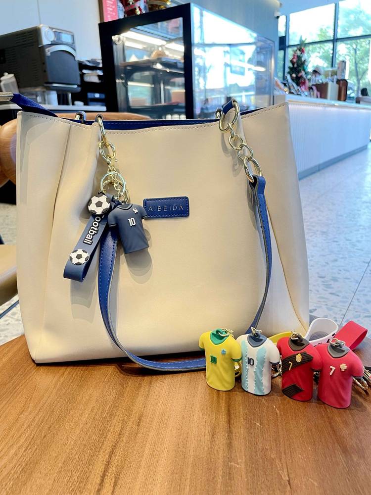 SOCCER STAR TREK, MACY'S KEY TO THE MEN'S CAR CHAIN, C-C-BACK BAG