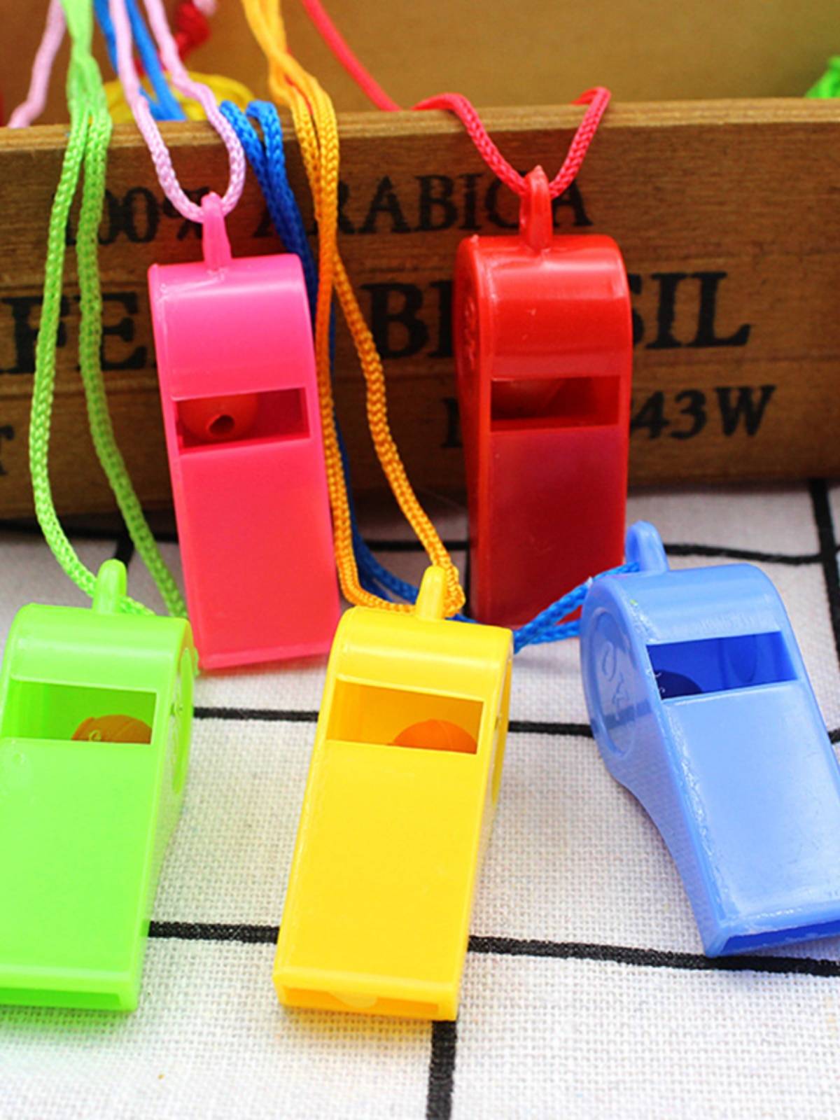 Bringing bead fire outlet whistle sports teacher dedicated children's outdoor sports basketball football professional referee training whistle