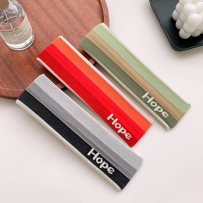 52#black+red+olive green