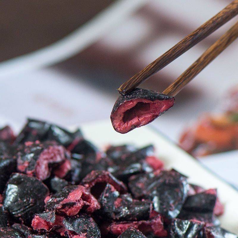 Guangxi authentic Wulan horn fresh black olive meat marinates black olives dry salt and Jincai breakfast with porridge cracked bottle