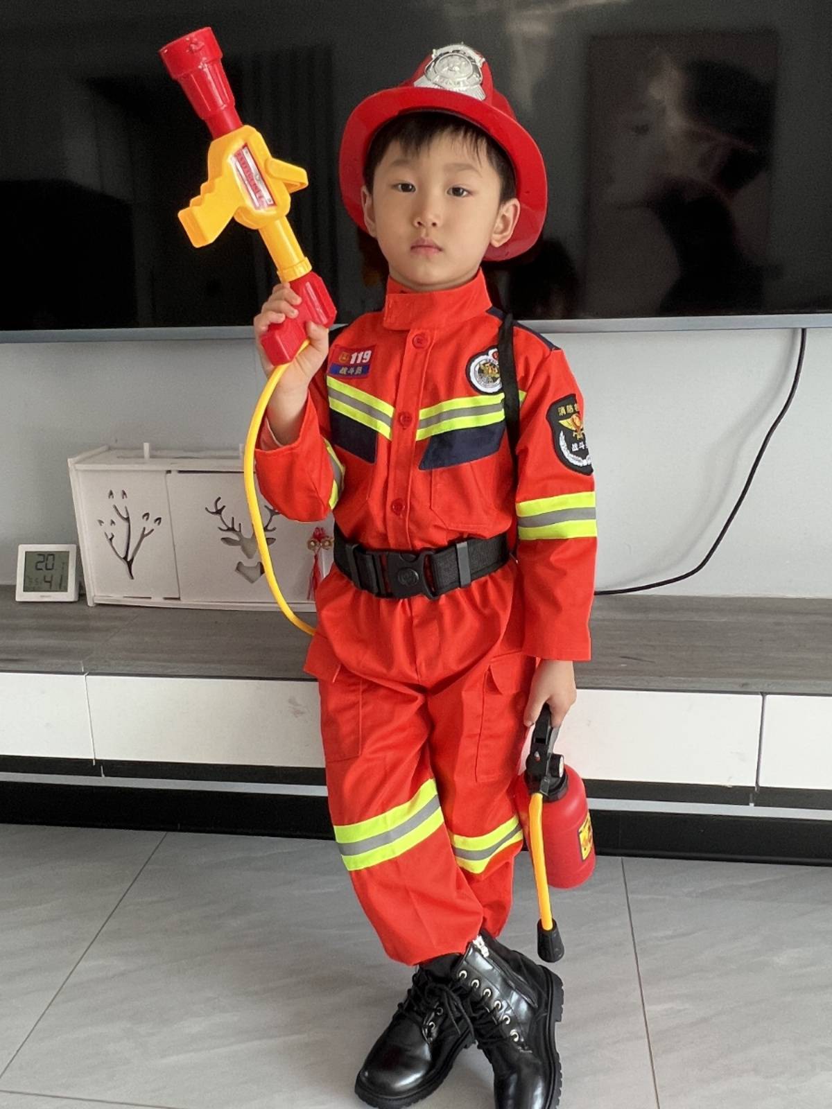 New children's firefighters clothing rescue rescue physical training set kindergarten fire props fireproof water guns