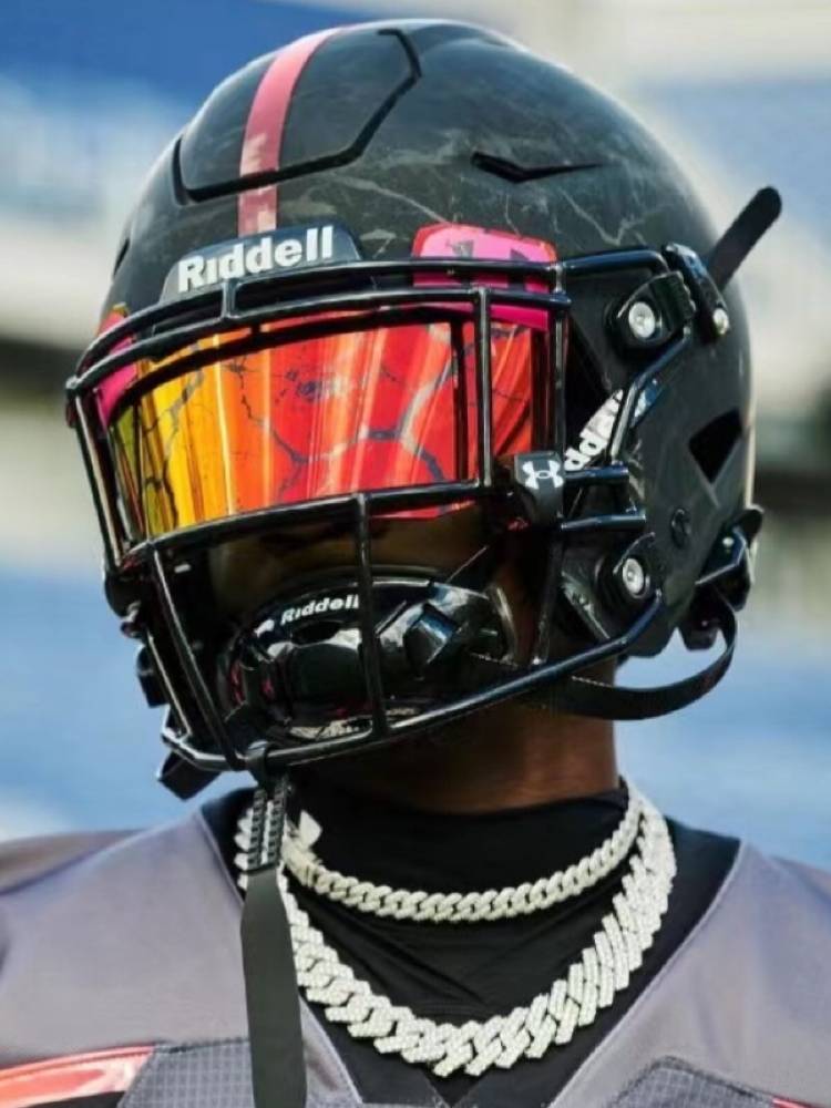 RIDDLE YOUTH FOOTBALL HELMET