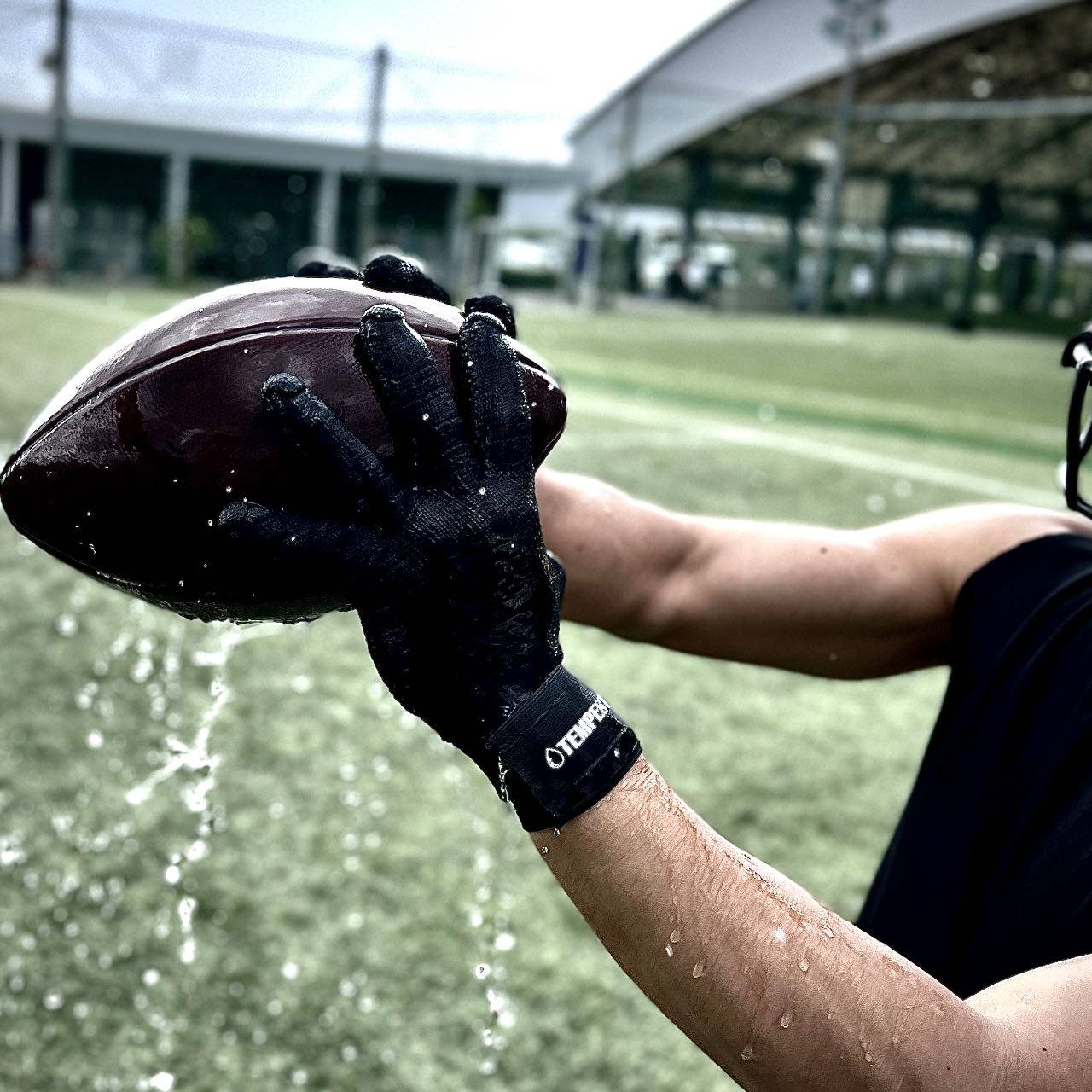 TEMPEST Rainy Black Technology Anti -slip American Rugby Gloves