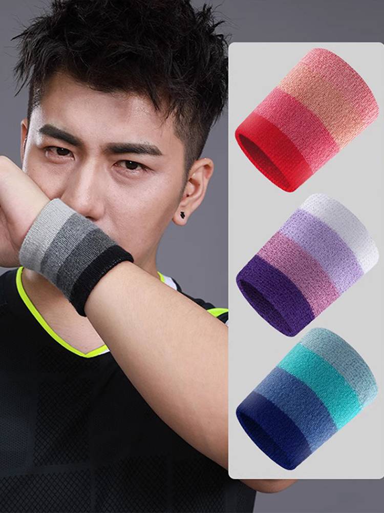Skin towels on the wrists of a sports girl